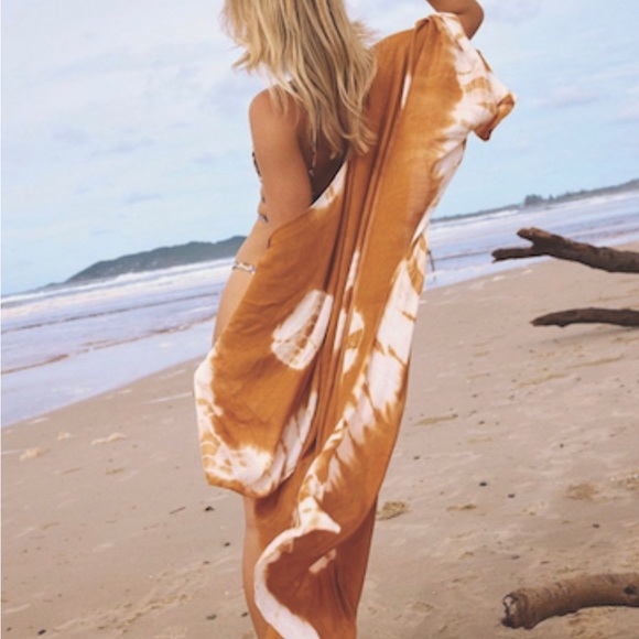 Free People Spellbound Tie Dye Kimono NWOT - Picture 2 of 5